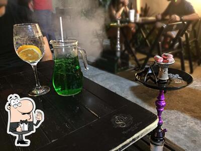 Be Hookah serve uma variedade de bebidas