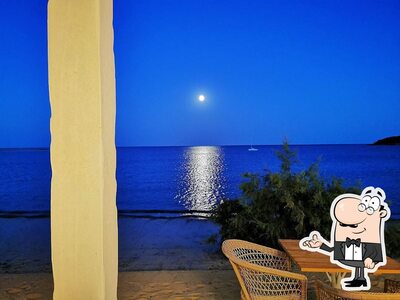 Gli interni di Is Molas Beach Club