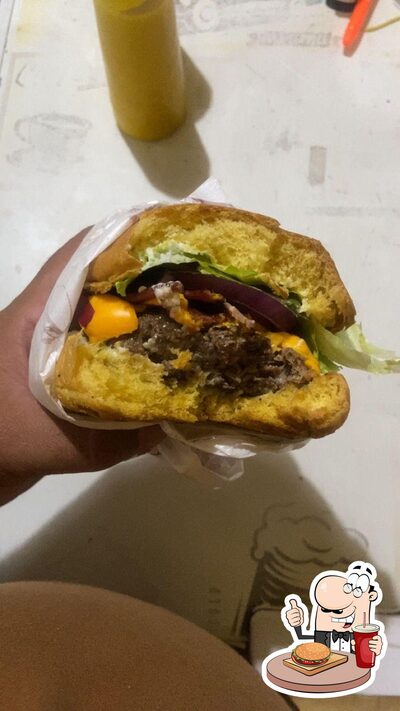 Delicie-se com um hambúrguer no Quebrada burguer jp2