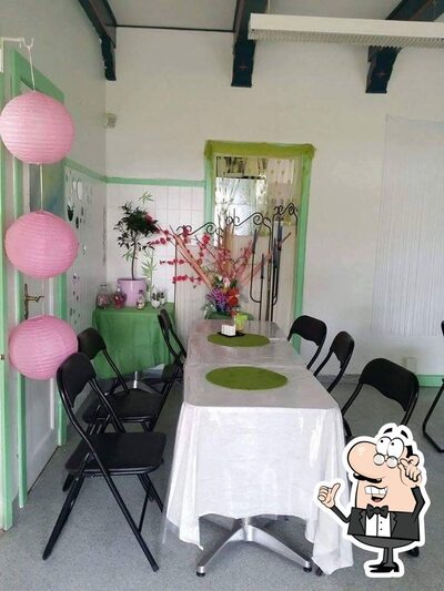 Découvrez l'intérieur de Cam Van Grill & Café