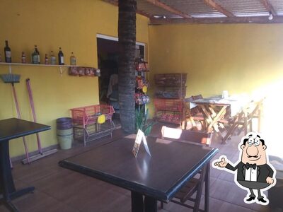 Veja imagens do interior do LANCHONETE E RESTAURANTE DA TATI