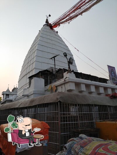 Check out how HOTEL MANOKAMNA looks inside