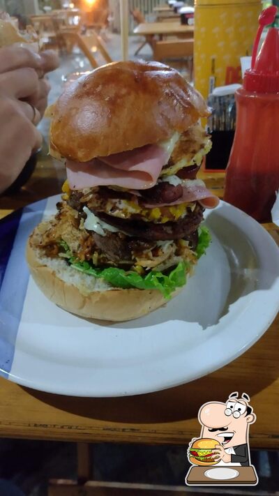 Petiscos Bar serve uma gama de opções para os amantes dos hambúrgueres