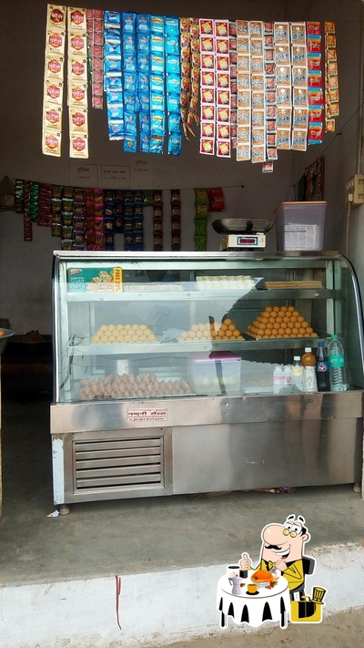 Meals at Samosa Bhandar