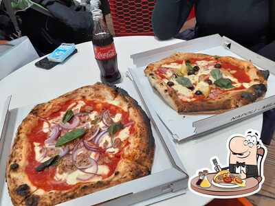 Scegli tra le svariate varianti di pizza