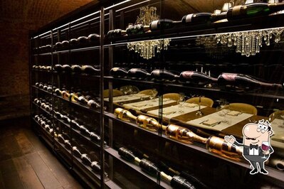 È gradevole bersi un bicchiere di vino al ristorante Il Fisher