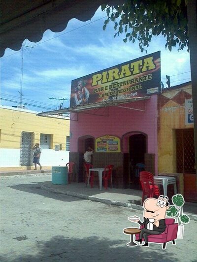 Veja imagens do interior do Pirata Bar