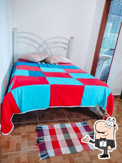 Sente em uma das mesas no Pesqueiro do Pedrinho