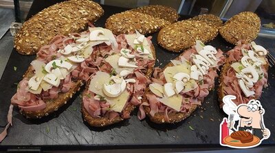 Prenditi piatti di carne dal menu
