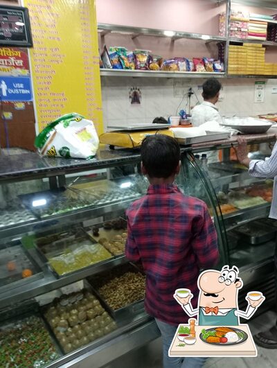 Food at Sunharilal Sweets