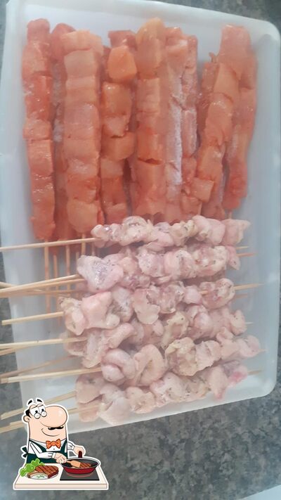 Experimente pratos de carne no Família RT Lanchonete