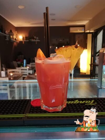 Evoè Cafè offre un'ampia selezione di cocktail e drink alcolici