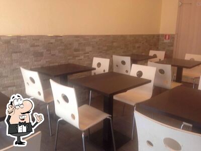 Gli interni di Mondial Kebab