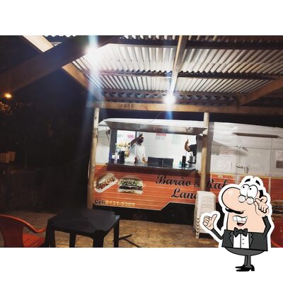 Veja imagens do interior do Barão lanches