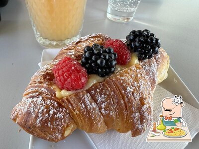 Platti al Pasticceria Beverara