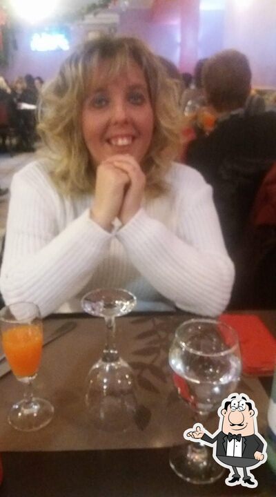 Siediti a un tavolo di Maria Wen