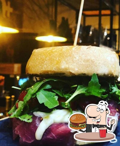 Concediti un bell'hamburger al pub & bar TIPICOteca Summer Edition Ercolano