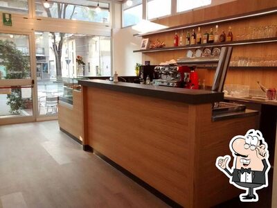 Dai un'occhiata agli interni di Bar Venezia