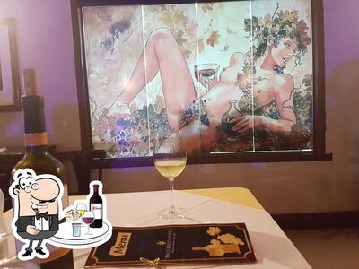 Peça uma bebida alcoólico do menu
