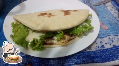 Prove um dos sanduíches disponíveis no Esquina do Lanche