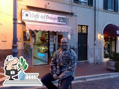 Puoi goderti l'aria fresca dal dehors di Bar dell' Orologio