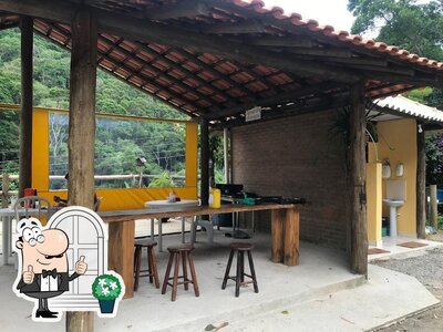 Veja imagens do exterior do Barraca Amarela