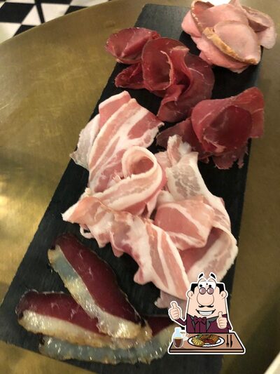 Prova i piatti di carne Tree Charme Bistrot