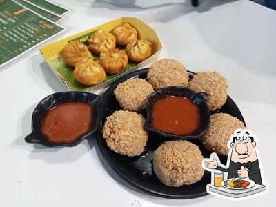 Food at SAMOSAZz