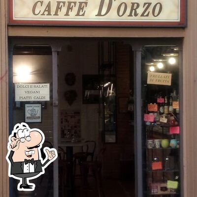 Siediti a un tavolo di Caffè d'Orzo