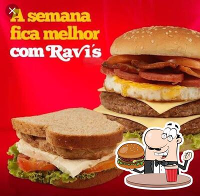 Os hambúrgueres do Ravi's Itaguai irão saciar diferentes gostos