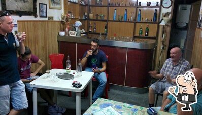 Siediti a un tavolo di Da u Tan