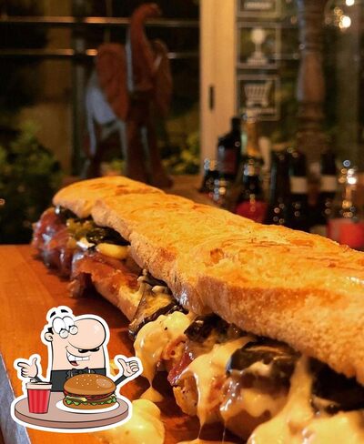 Prenditi un hamburger al pub & bar TIPICOteca Summer Edition Ercolano
