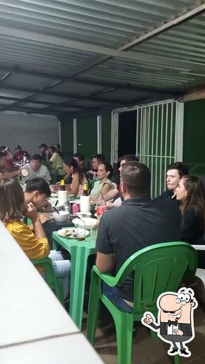 Veja imagens do interior do CHURRASCARIA BR