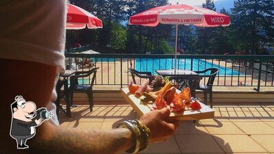 photo de Restaurant Parc de la Piscine Barcelonnette Sangri"llades