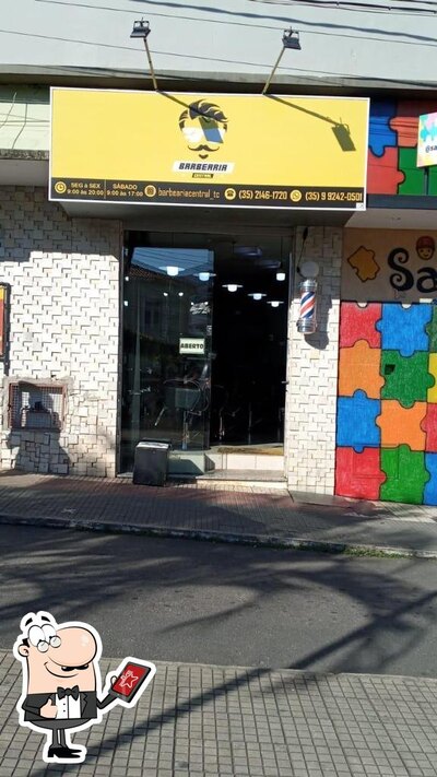 Veja imagens do exterior do Barbearia Central