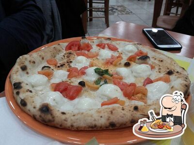 Ordina una pizza alla pizzeria Pizzeria Da Gennaro