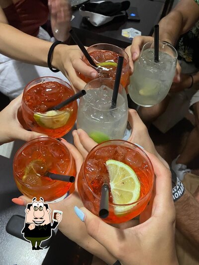 Vai a provare le varie cose da bere disponibili dal pub & bar B-Side C@fe