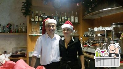 Ordina un drink al barista