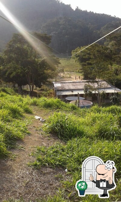 a área exterior é uma característica importante do Rancho Claudio Cordeiro