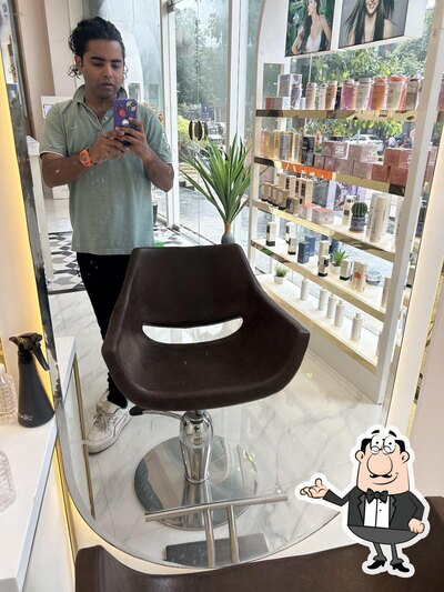 Take a seat at one of the tables at Sp Frankey