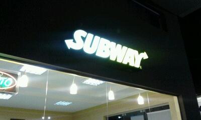 A representação gráfica da marca do Subway