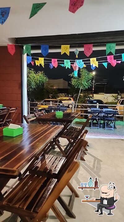 Veja imagens do interior do Pizzaria Taverna