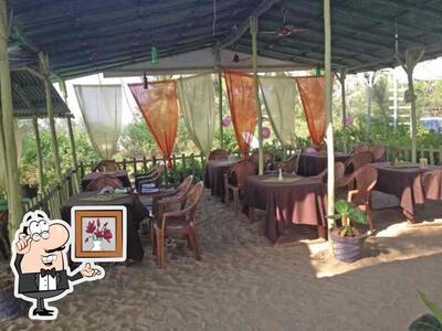 The interior of Praia Paulla