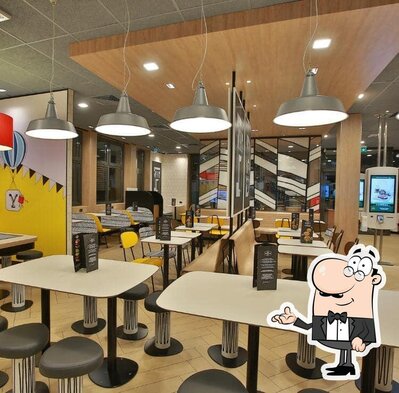 Gli interni di McDonald's - Roma EUR Rome