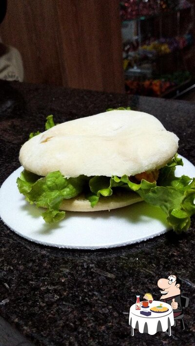 Deguste um dos hambúrgueres servidos no Padaria Brothers