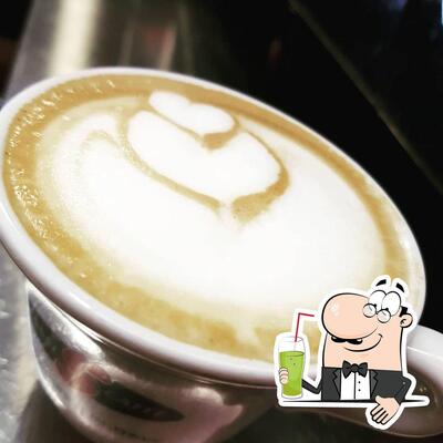 Assaggia i tanti drink servite dal caffè bar Bar LUISA