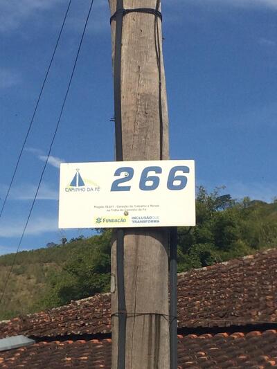 Aqui está a publicidade do Constantino Bar