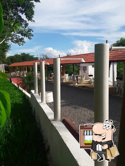 O exterior do Paraíso Pousada e Restaurante
