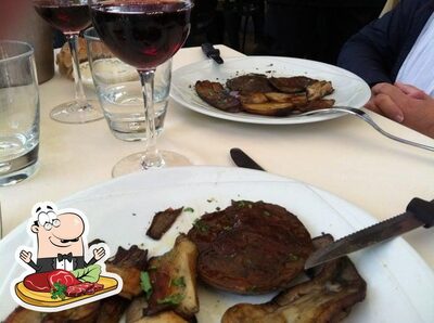 C'è un'ampia gamma di pasti per gli amanti della carne