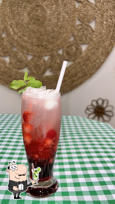 Experimente diferentes drinques fornecidos no Isa do Sertão Cafeteria